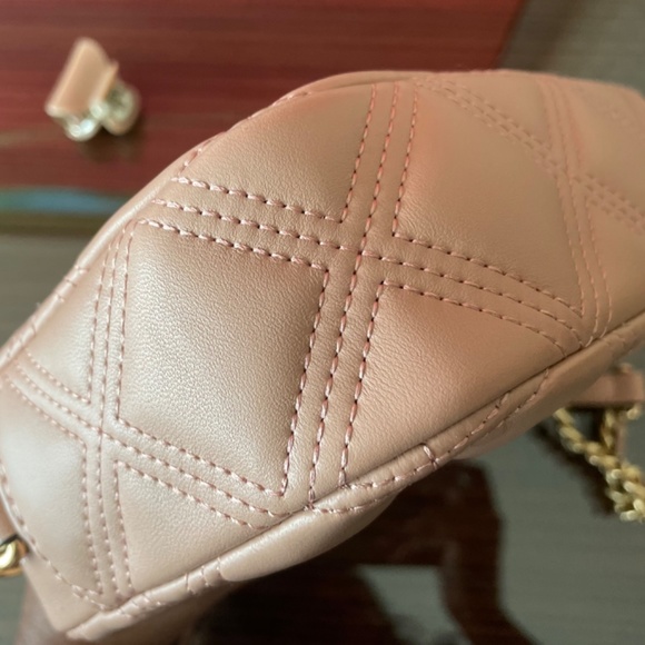 TORY BURCH Fleming Quilted Crossbody Camera Leather Bag - Picture 8 of 15